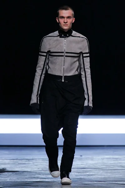 Look 24